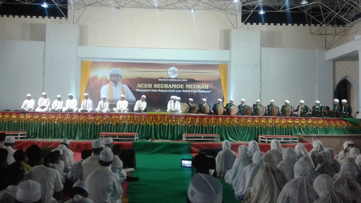MSA_ACEH's tweet photo. Live TAMAN RATU SAFIATUDDIN (PKA) BANDA ACEH.
#syaikhmuda #zikiraceh #zikir #rapai  #news #aceh https://t.co/Mj1iCezudY