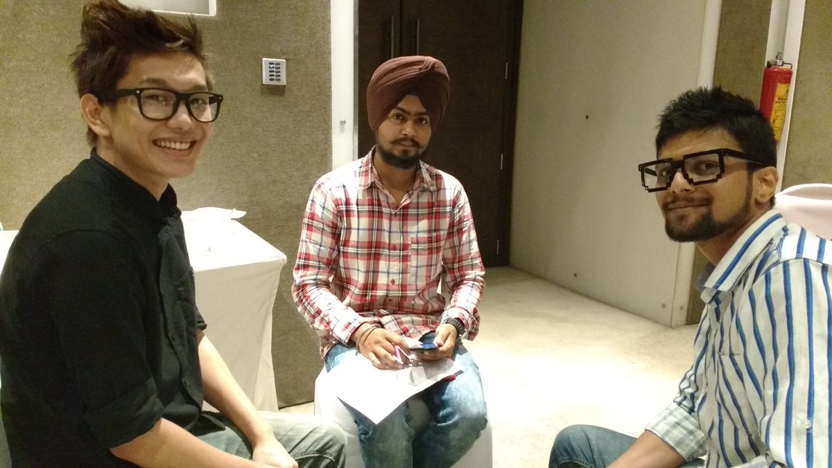 RelianceGames's tweet image. @Psyphergames showcases #tapop a super-fun casual game at #pgcbangalore blogger meet