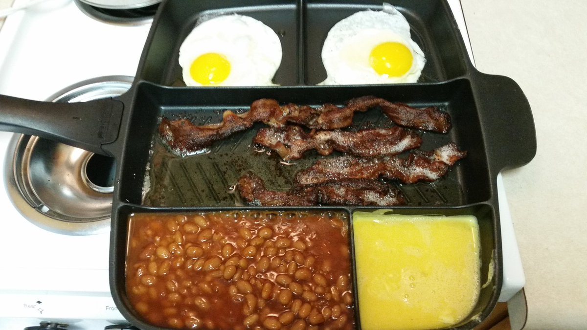debbieemt's tweet photo. @TheMasterPan Baked beans on toast, scrambled eggs &amp; bacon 4 my English hubby; fried eggs &amp; bacon sandwich 4 me. https://t.co/jTqwfju19K