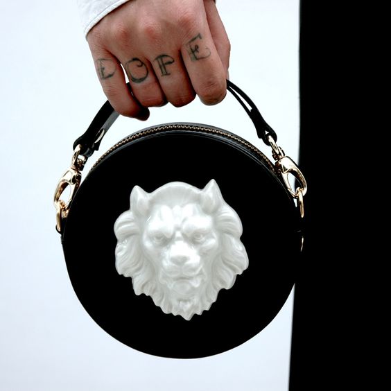 _Artish's tweet photo. We love unusual bags!! #andresgallard 
#Ilovebag #fashionbag https://t.co/OdVk1zb0iU
