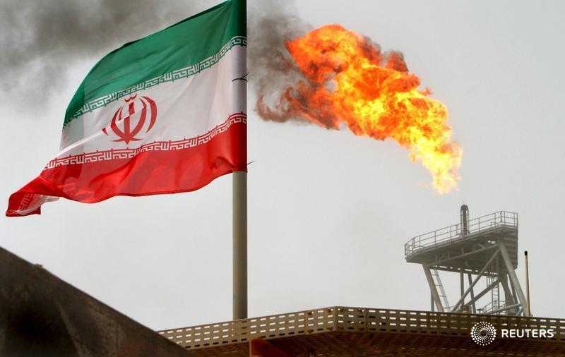ReutersBiz's tweet image. Iran determined to regain oil market share, even if low prices continue: source: reut.rs/22NFO1V
