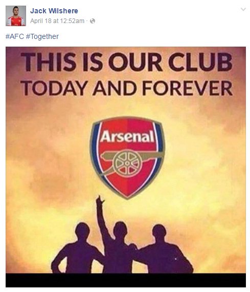 unitedarmyfc's tweet photo. [Pic] True Gooners!! :P https://t.co/XoSp4DhU3s