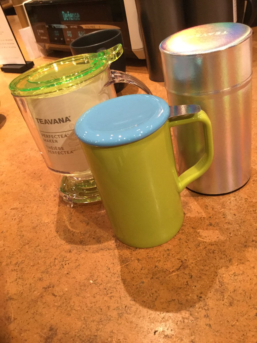 teavana29's tweet photo. Colorful Gifts for Mom! #mom @WaterTowerPlace @Jessica99983840 @starbucksprtnrs @Starbucks https://t.co/fJRf9JRCYe