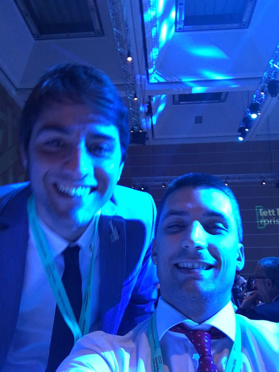 Giorgio_Gennero's tweet photo. #HPEIPC16 con lo specialist! https://t.co/fP8gQqTOYe
