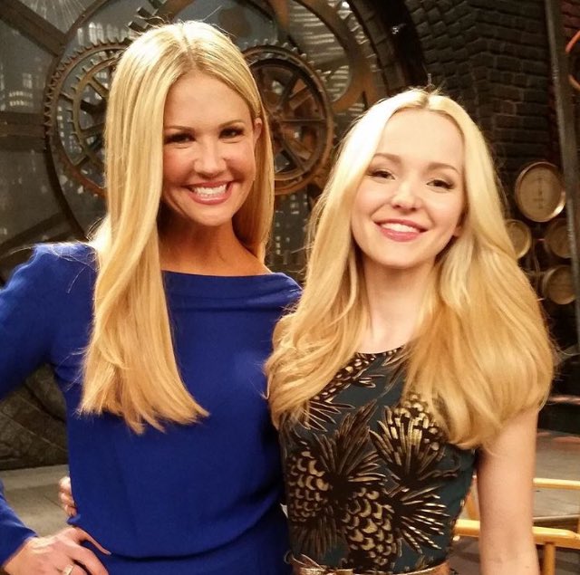 LAMAddiction's tweet photo. All new #LivAndMaddie this Sunday at 8:30 pm guest starring @nancyodell #ScoopARooney @DoveCameron https://t.co/NpjM2nWOMS