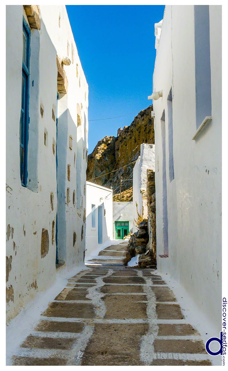 DiscoverSerifos's tweet photo. Somewhere along the alleys of Chora, #Serifos https://t.co/lwudQ9FiS7