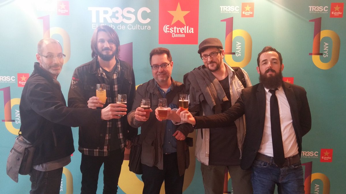 francescbuxeda's tweet photo. Una @EstrellaDammEs q no falti a la festa del @tr3sc amb #PutaConquesta @jofremartell @PereMejan @iolandabatalle https://t.co/MISczVTXTQ