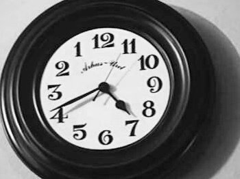 In­te­ligen­tni ludzie są często zmusza­ni do pi­cia, by bez­kon­flik­to­wo spędzać czas z idiotami.