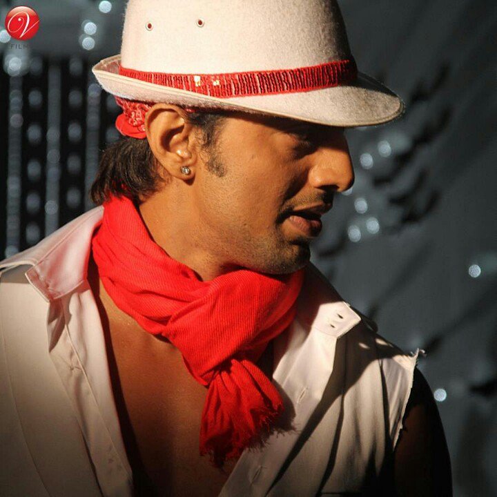 TheDevFanClub's tweet photo. Good night #Devmaniacs @idevadhikari 😍✌ #RT must https://t.co/RS5ThG1It9