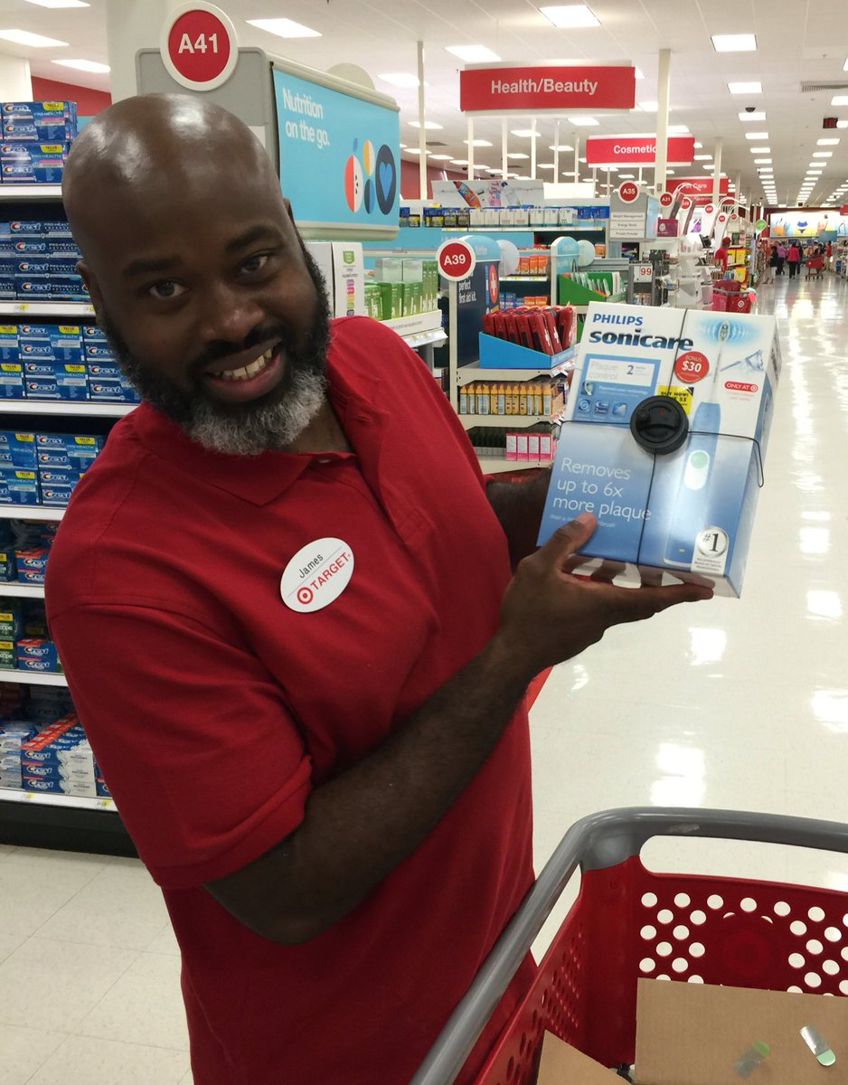 FrankieSTGT's tweet photo. Proud #ETLAP! TL James driving #MerchPro in his dept! #T1109 #APCulture @MDB729 @S2Roche @RogersRroger @LFiedeldey https://t.co/M5aHlutxct