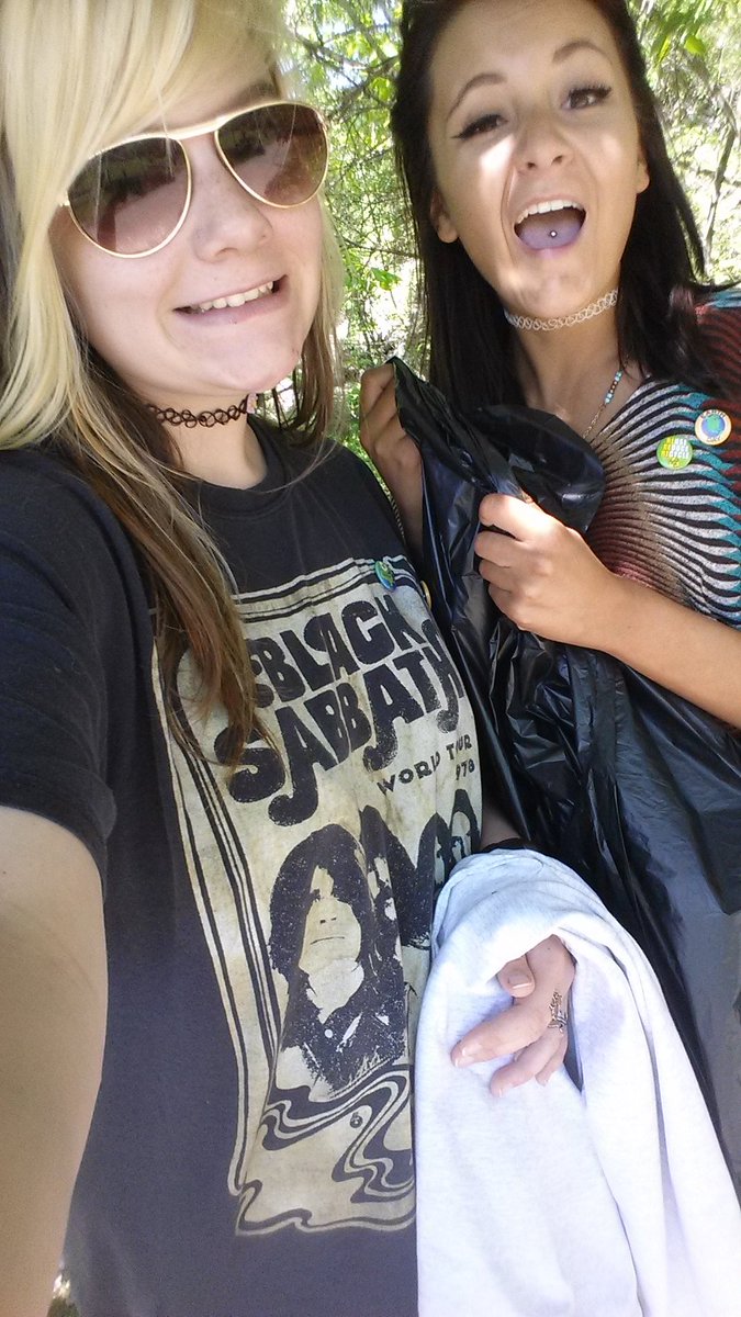 KWPoole97's tweet photo. Great time contributing at the creek clean up!! ♻🌊 #creekcleanup #recycle #extra
#EarthWeek  @MMC_TN @MMCBiology https://t.co/aHfsLBg0p1