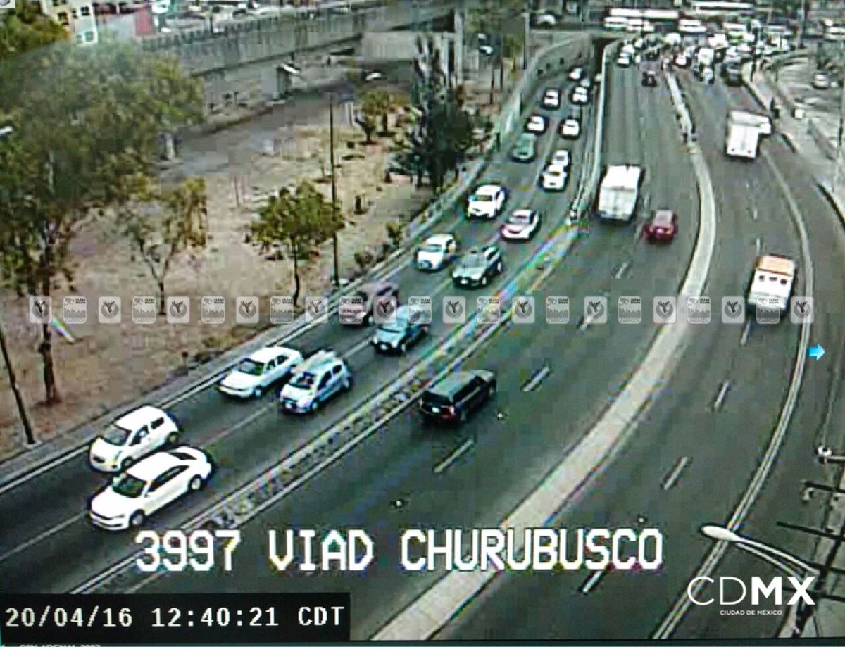 C5_CDMX's tweet photo. Continúa tránsito lento sobre Viaducto Río de la Piedad al pte, de Calz. Ignacio Zaragoza hasta Av. 8. https://t.co/BruJb7l65L