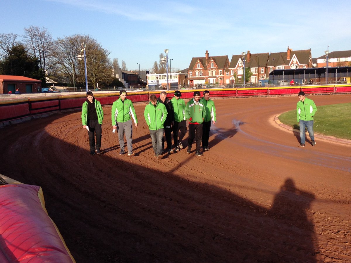 The Heathens boys have taken their track walk ahead of tonight's big clash against the Brummies! Good luck lads!
