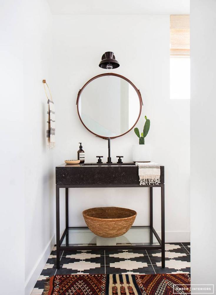 designmilk's tweet photo. Tiny bathroom before &amp; afters that give us hope.  https://t.co/6wHghJ683C https://t.co/wOKxW0YknR