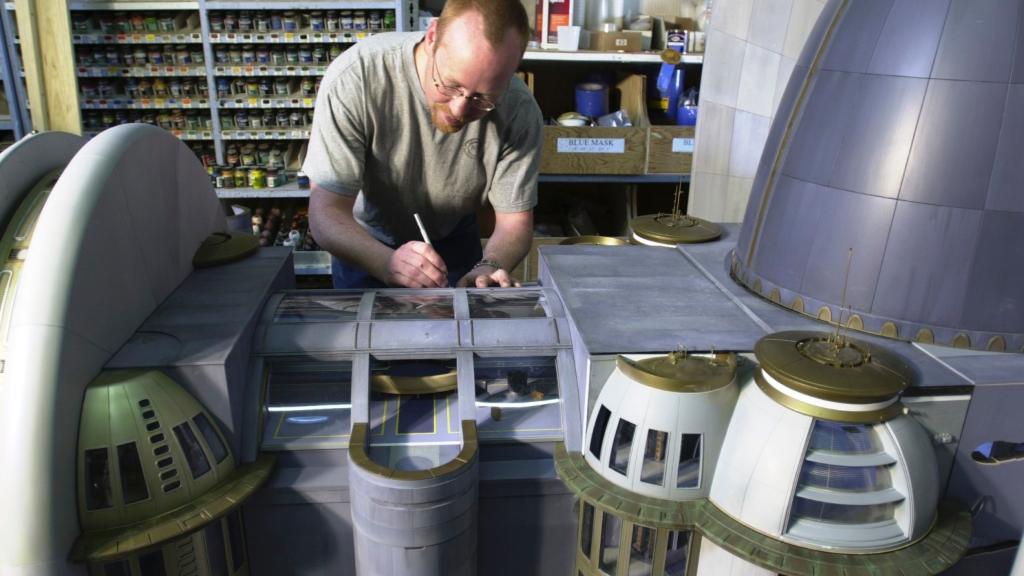 starwars's tweet image. .@MythBusters' @DontTryThis talks Star Wars model making &amp;amp; cosplaying with @AninaEden. strw.rs/1SbivxA