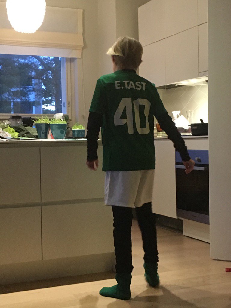 LauraTast's tweet photo. Urheilun mahdollistamia jakamisen hetkiä - matsien jälkipelit. #onnistumiset #failit #tarinat #eläytyminen #yhdessä https://t.co/aDk09cQo0D
