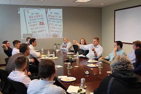 CaseFunding's tweet image. Javlin lunch &amp;amp; learn: discussing @DanielPink &amp;amp; ow.ly/4mUub4