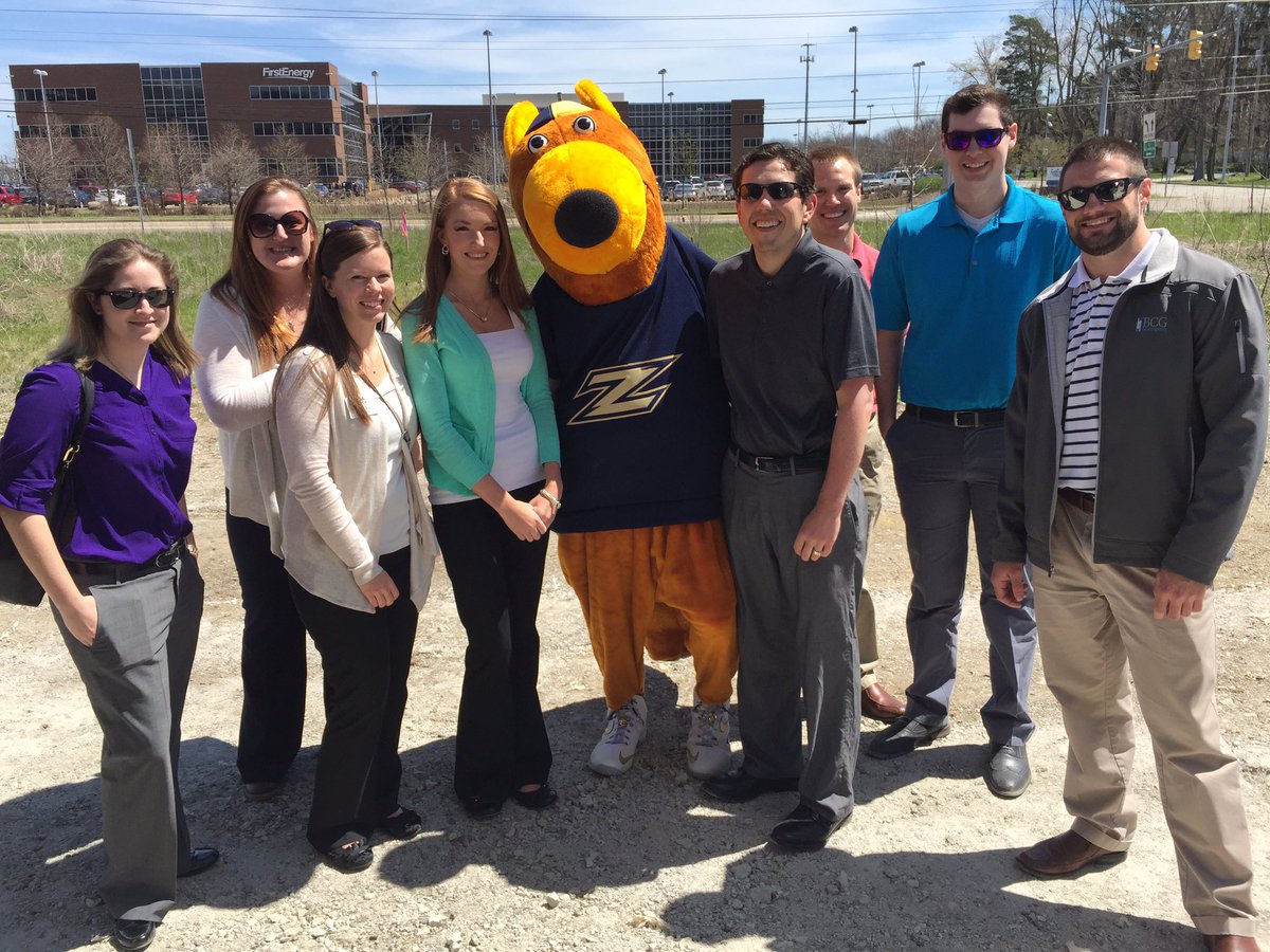 uakron's tweet photo. Zippy attended @bcgcompany groundbreaking ceremony today AND got to see her friend Rubberta!! @AkronRubberDuck https://t.co/ldc10RWxGj