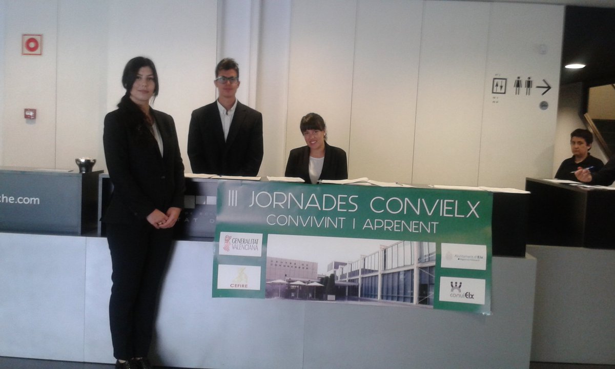 ElenaBelen_'s tweet photo. #FPtac Excelente trabajo de los alumnos de Turismo del IES Tirant lo Blanc en las III Jornadas de Convielx https://t.co/JFuG3sq6nQ