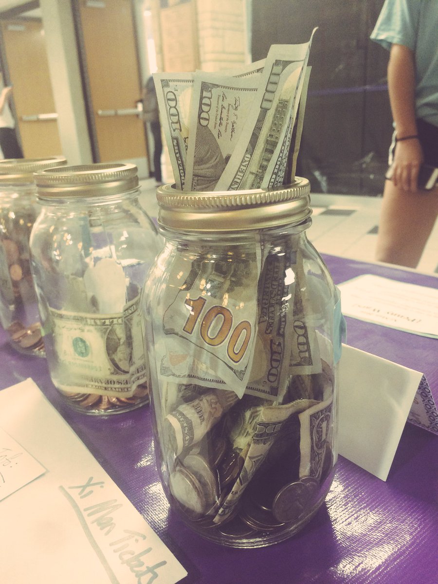 axidatksu's tweet photo. Penny Wars for #XiMan2016 are getting intense! People are dropping those hundreds 💯💸 10 MINUTES LEFT!!! https://t.co/DLaVioZOPH
