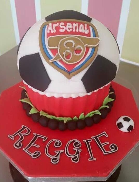 A few large cupcake creations of ours 😃