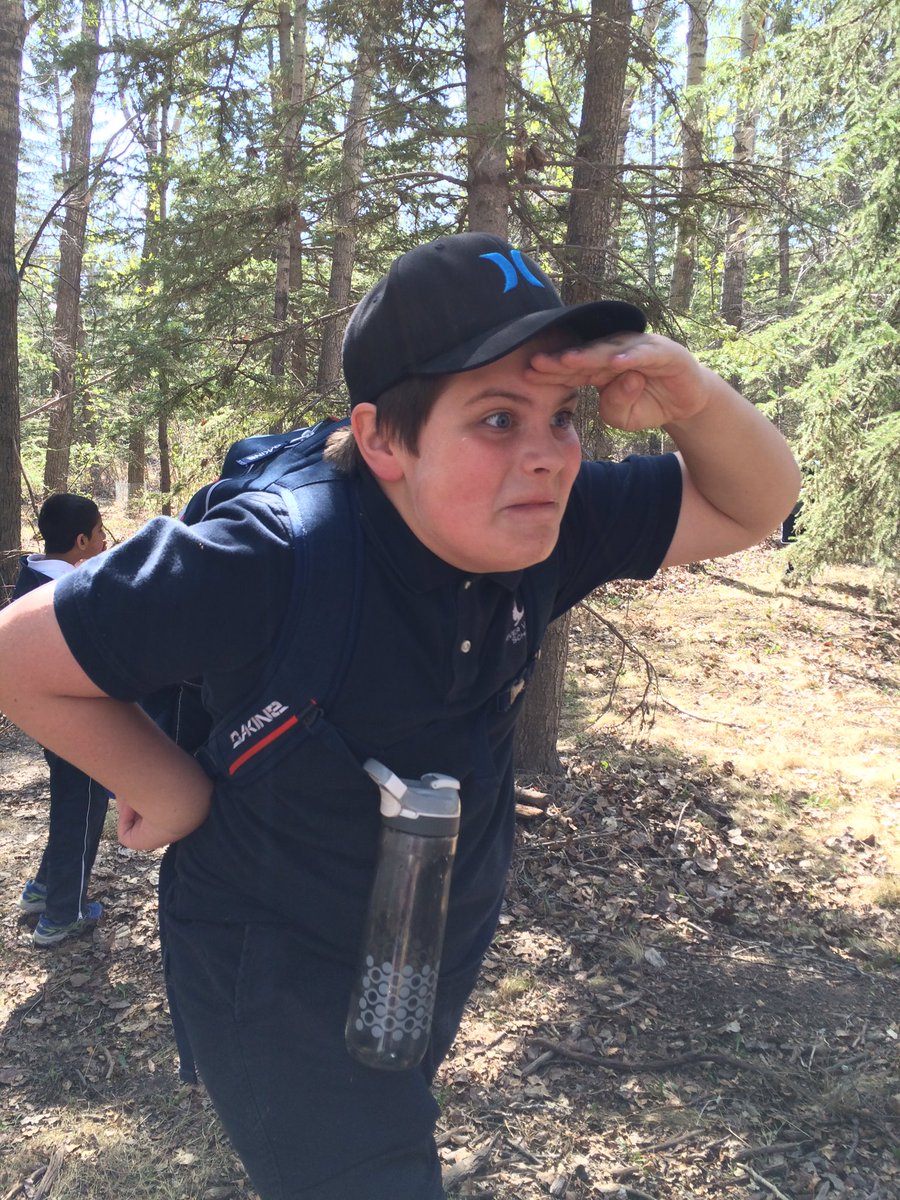 teacherjeff33's tweet photo. Bowness Park nature hike @fullcircleadventures @RVSgrade5A @RVSGrade5B @rvssocial https://t.co/OWI5gC3cNF