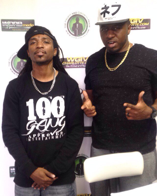 KeepIt100Radio_'s tweet photo. DOPE interview with #SuperProducer @Sean_Da_Firzt airing Next Tuesday 4/26 3pm on #KeepIt100Radio via #TuneIn app https://t.co/RjX7G1wCo6
