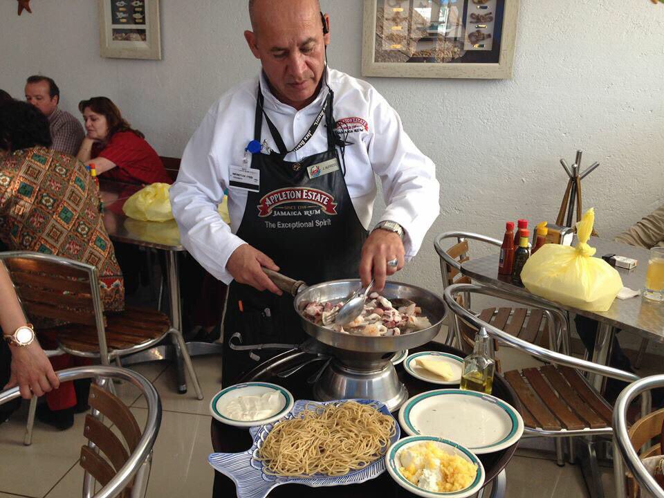 MarinaBistro's tweet image. Hoy los consentimos con un delicioso molcajete mar y tierra, platillos y postres flambeados en tu mesa
@MenuDF