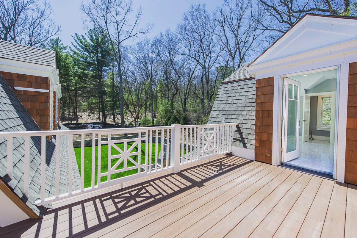 ChaplinPartners's tweet image. Sunny Spring day and a view from 78 Chestnut Street's private deck. 78chestnut.greatestate.com #greatestate