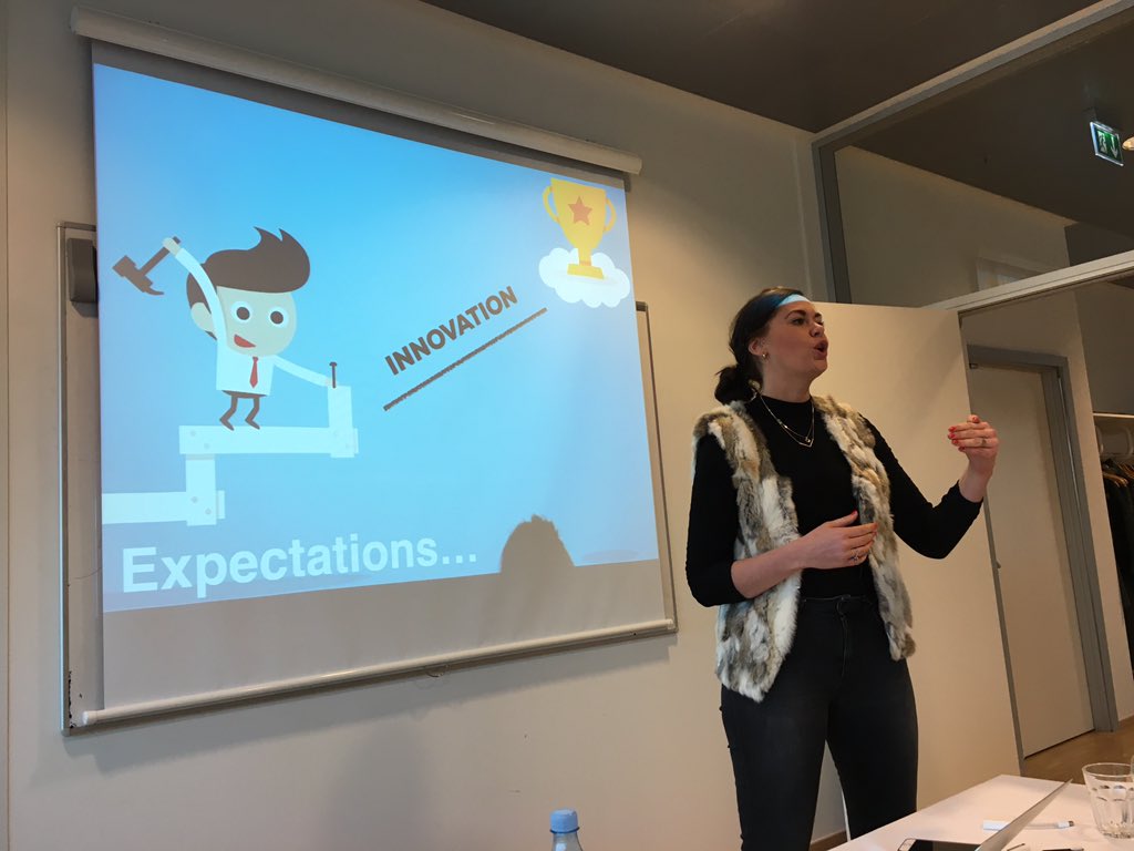 Tokeroed's tweet image. Linda Mostrup Pedersen @happy42dk inspirerer om startup ecosystems, innovationsprocesser &amp;amp; hackathons. #businessplus