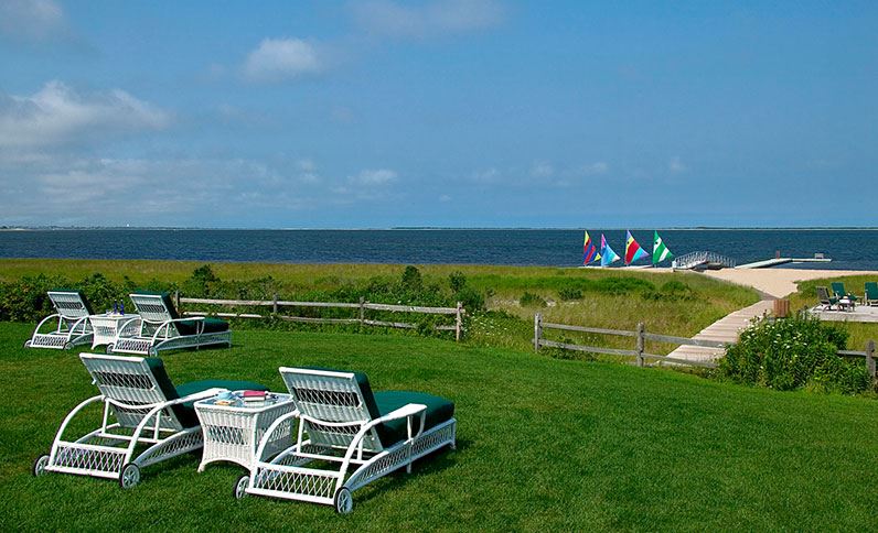WauwinetInn's tweet photo. The great lawn is our go-to spot... where is your favorite spot on property for an afternoon escape? #ACKSpring https://t.co/onzmpcBhUF