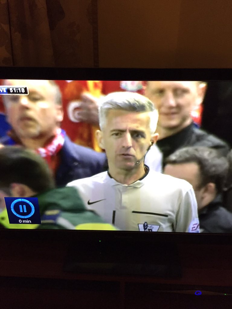 KennyFod's tweet photo. @kmills1980 @scott1learmonth Fraser got a job as assistant ref at Anfield tonight #jobontheside https://t.co/vhgrRH7p22