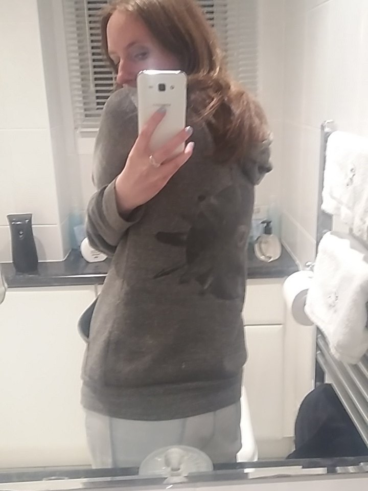 _muser_forever's tweet photo. Woooo so this is what I'm wearing rn. #Muse #MusePsycho #Psycho #MuseDrones #Drones #hoodie #Musetrash https://t.co/Gb6ACrbbvN