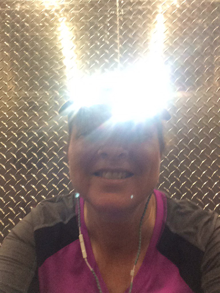 jrbranson's tweet photo. Just finished Week 2/Day 1 #10K #Trainer @zenlabsfitness Using flashlight hat! #runningatdusk #thatmuchcloser https://t.co/eDKDKSJwC2