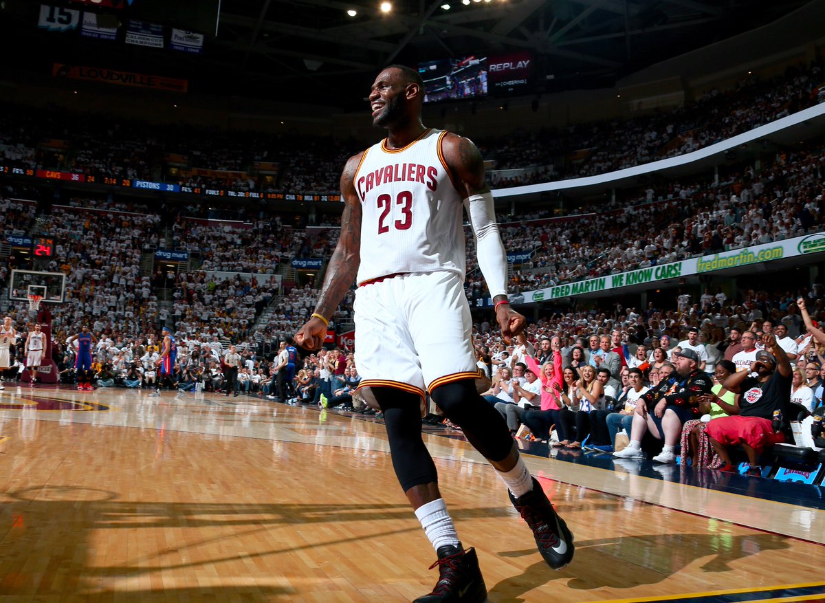 NBA's tweet image. LeBron (16 PTs) + Drummond (15 PTs) duel as @Cavs hold a 55-53 edge over @DetroitPistons at the half on @NBAonTNT.