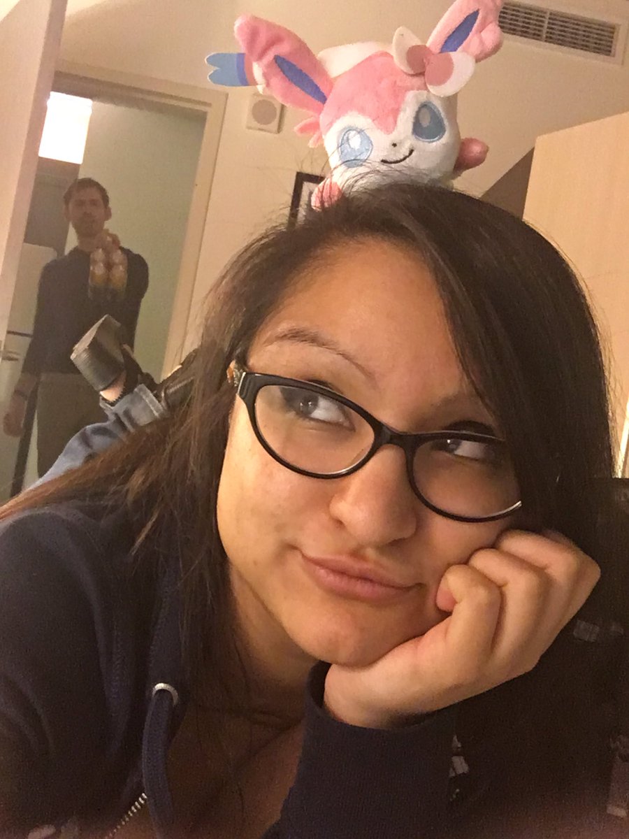 _Aphmau_'s tweet photo. When you tryin'a take a super kawaii pic but your STUPID AWESOME TEAM KEEPS INTERRUPTIN' 😂💜
#PAXEast2016 https://t.co/ZWknXEwXqb