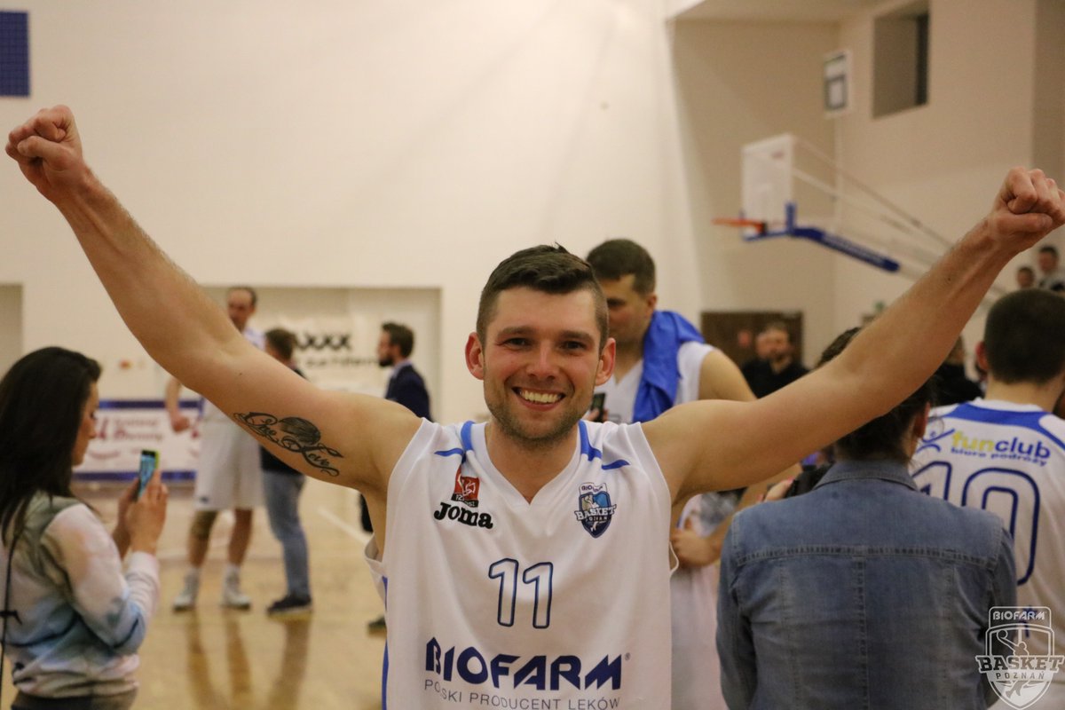 basketpoznan's tweet photo. MAMY TO!
Po zaciętych 5. bitwach wygrywamy wojnę o utrzymanie w #1LKosz
#BBP - @SlaskW |3-2|
https://t.co/ymmOkmfQhR https://t.co/jYIEwuwJWX