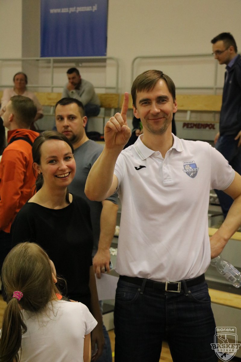 basketpoznan's tweet photo. MAMY TO!
Po zaciętych 5. bitwach wygrywamy wojnę o utrzymanie w #1LKosz
#BBP - @SlaskW |3-2|
https://t.co/ymmOkmfQhR https://t.co/jYIEwuwJWX