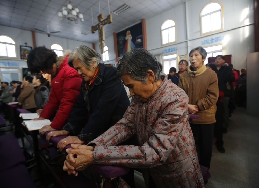 ChristianPost's tweet photo. Church Leader's Wife Buried Alive, by #Chinese Authorities for Protesting #ChurchDemolition https://t.co/WIHYJ1UhNi https://t.co/PpuR40PU93