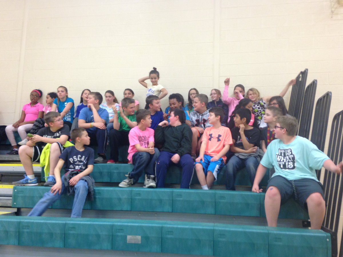 Mrpostclass's tweet photo. There's one in every crowd!!  Fun at the Susical the Musical assembly! https://t.co/Cw5gJL793Z