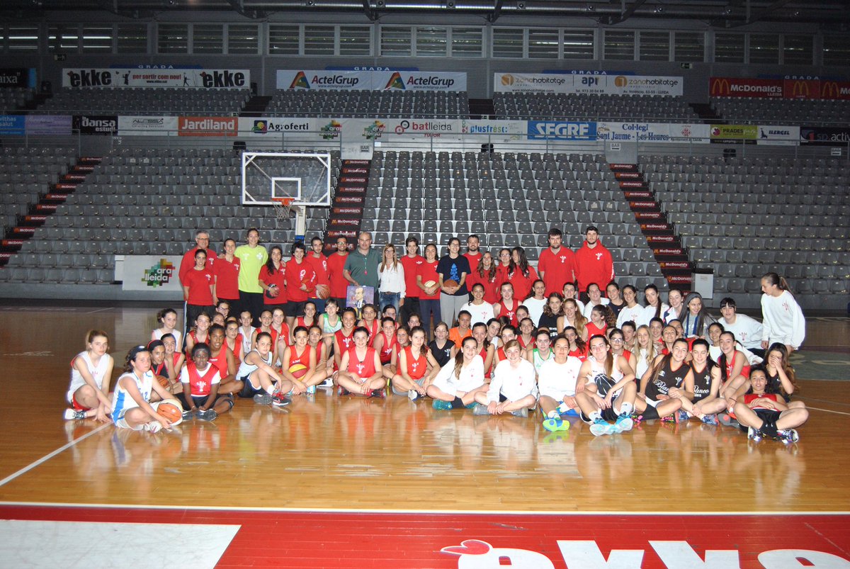 acamposval's tweet photo. Jornada de convivència entre els equips del @cblleida amb un entrenament conjunt dut a terme per Jaume Ponsarnau https://t.co/wp66oaQ1hb