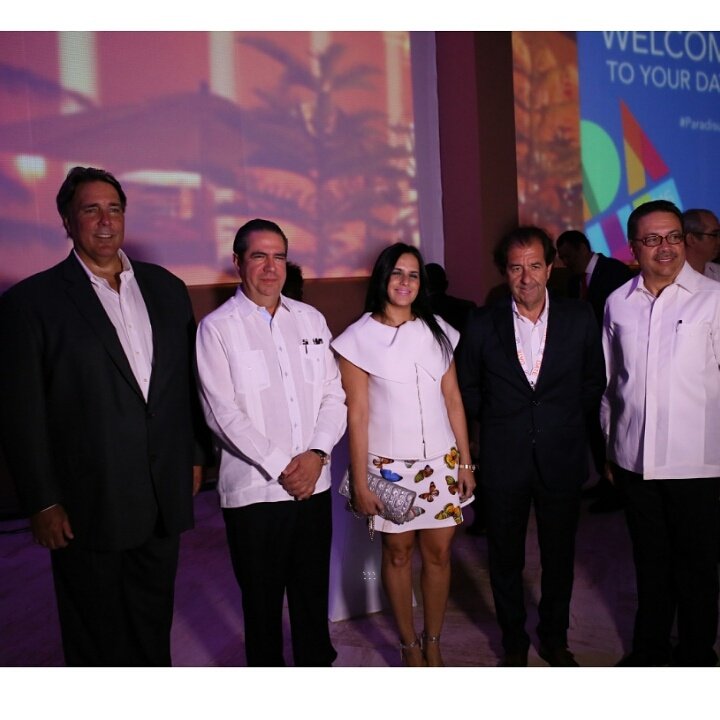 BanreservasRD's tweet photo. #ElBancodelosDominicanos y el @miturrd unen esfuerzos en #DATE2016, para atraer inversiones al sector turístico. https://t.co/1y9ucMZg70
