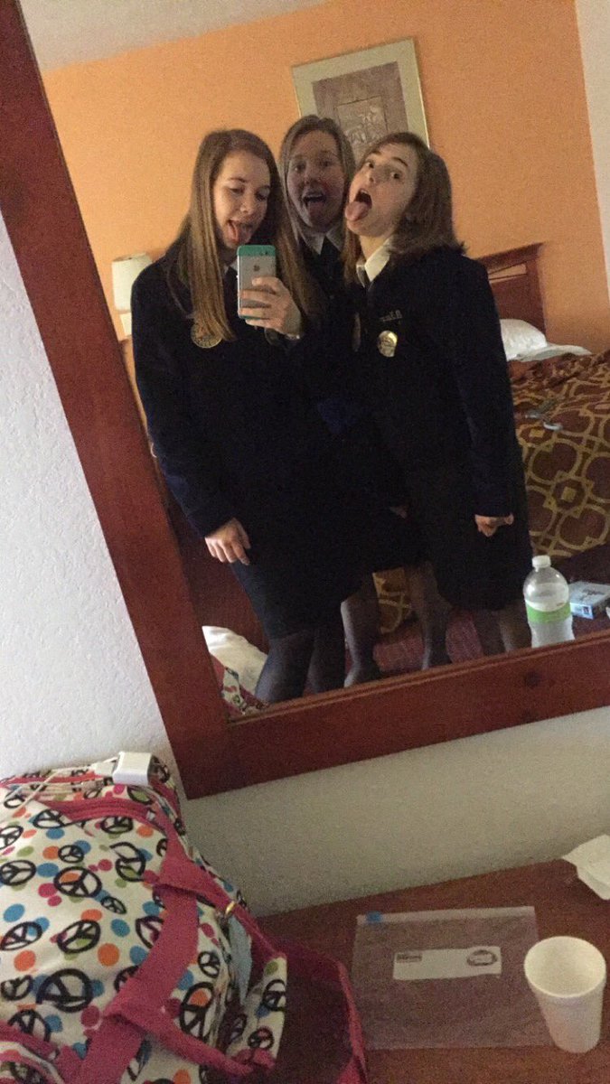 emmaecosgrove_'s tweet photo. Already missing State Convention 💙💛 #FFASLC16 https://t.co/g9PyVLbkm2