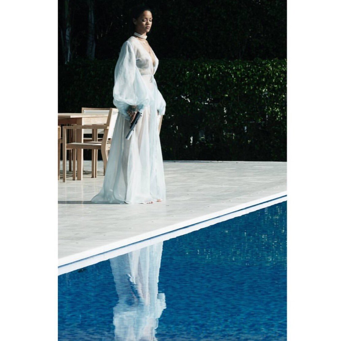 StyleGoalsx's tweet photo. Rihanna #NeededMeMusicVideo by Harmony Korine https://t.co/0CAJAGwWX6