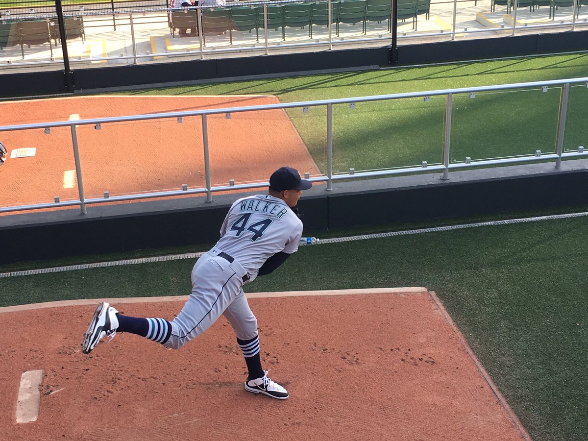 Mariners's tweet photo. .@tai_walker getting loose in The Land. #GoMariners https://t.co/84Tw9pN2On