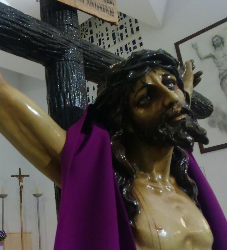 camascofrade's tweet photo. Buenas noches con el crucificado de la Fuente https://t.co/jDG9o5UazW