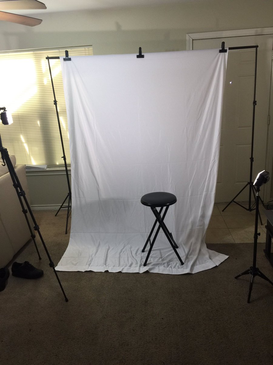 _FletchJR's tweet photo. In home studio for my model people? No problem. #trendingvisuals https://t.co/Vf1qdcWQcA