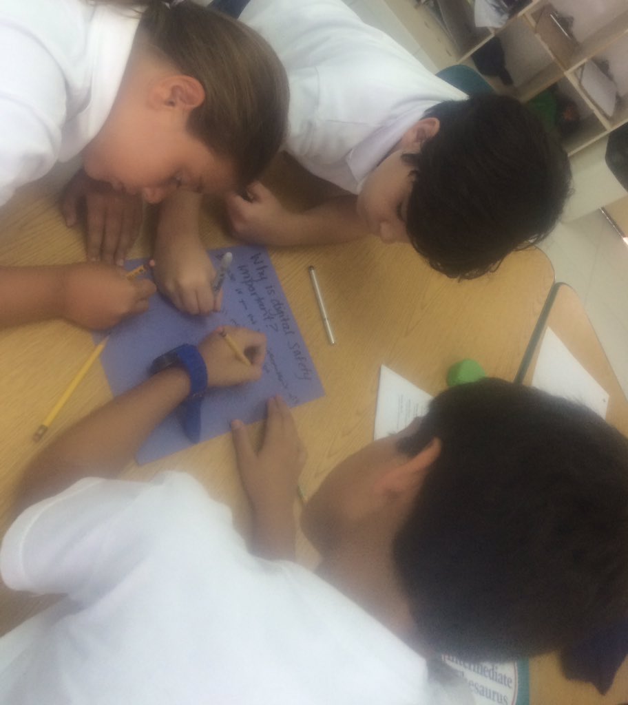 Christineah88's tweet photo. Gr 4 uses visible thinking (marker talk) to discuss digital citizenship @ARWolgast #L4LAASSA #CIPLC #AELincoln https://t.co/MzXGTFeumK