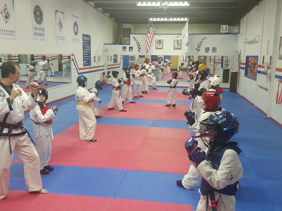 HighKixMA's tweet photo. Great Sparring Class! #HighKixMA #martialarts #TangSooDo #Sparring #LatrobePA #DerryPA #LigonierPA https://t.co/eQFcb7SLmo