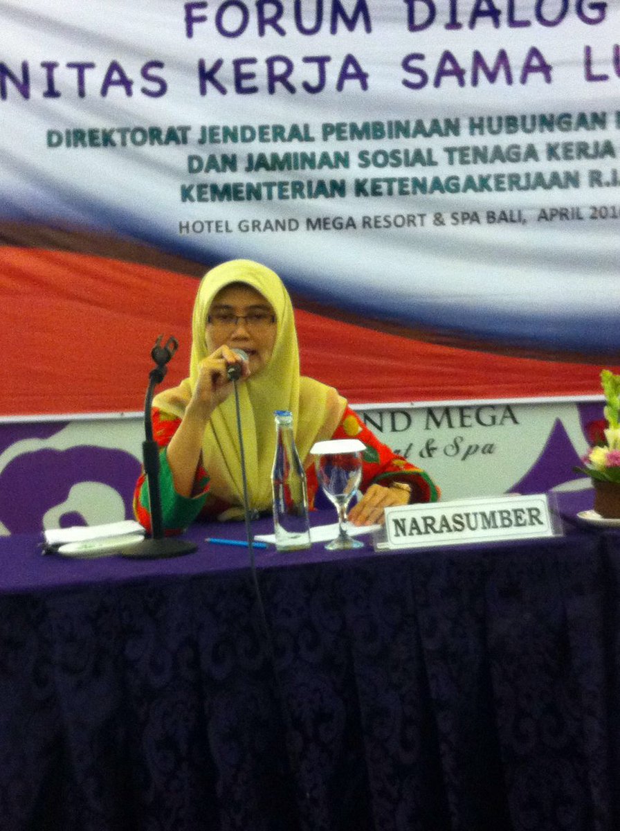 PJamsos's tweet photo. Forum Kerjasama LN (Tripartit)Prov. Bali, dibuka oleh Kabag HKLN.-dihadiri Kadisnakertrans Bali. https://t.co/kesMDvsJhI